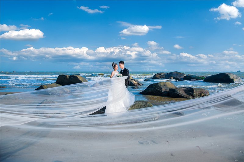 三亚婚纱摄影全攻略:从选店到出片,海景婚纱照不踩坑指南